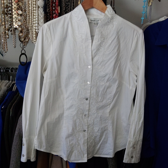 Final Sale - White embroidered button down cotton with stretch - Picture 4 of 9